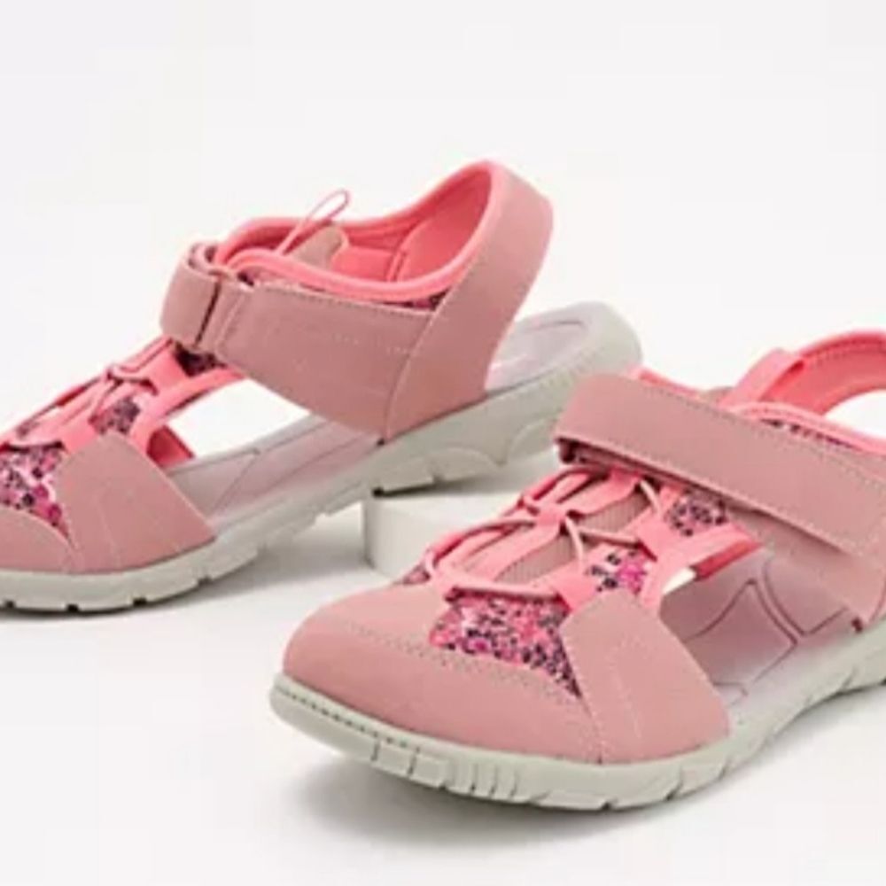 NEW Lands End Water Repellant Adjustable Closed Toe Spirt Sandals